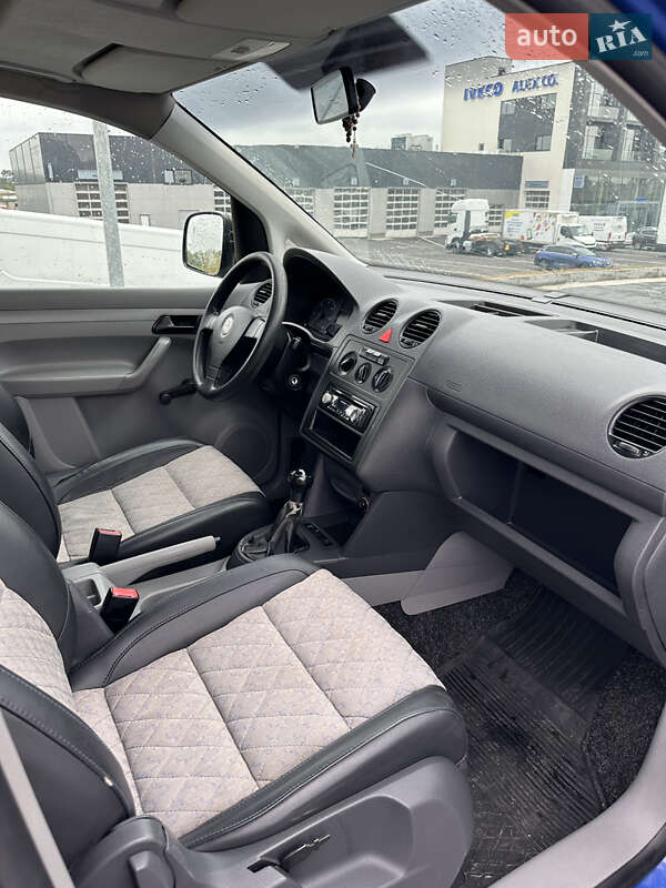 Минивэн Volkswagen Caddy 2009 в Львове