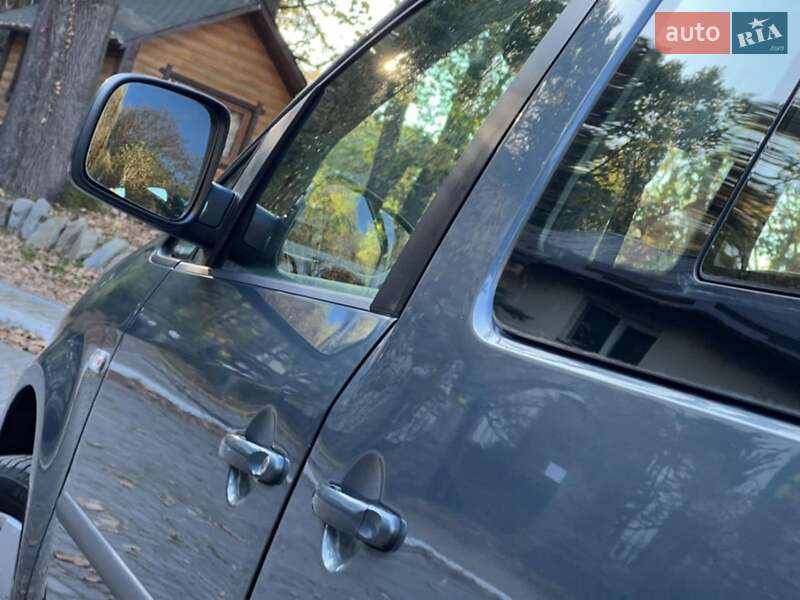 Минивэн Volkswagen Caddy 2008 в Дрогобыче