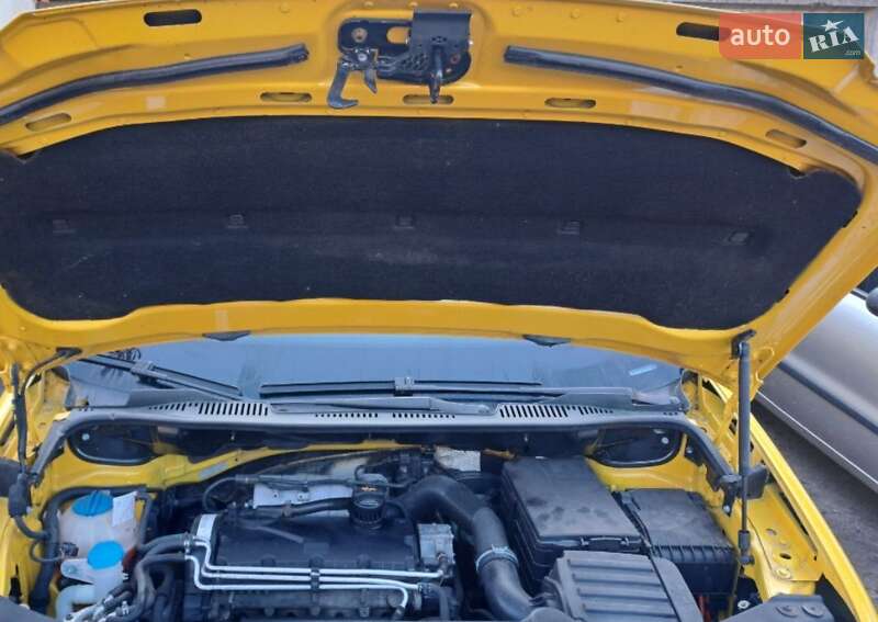 Минивэн Volkswagen Caddy 2005 в Староконстантинове