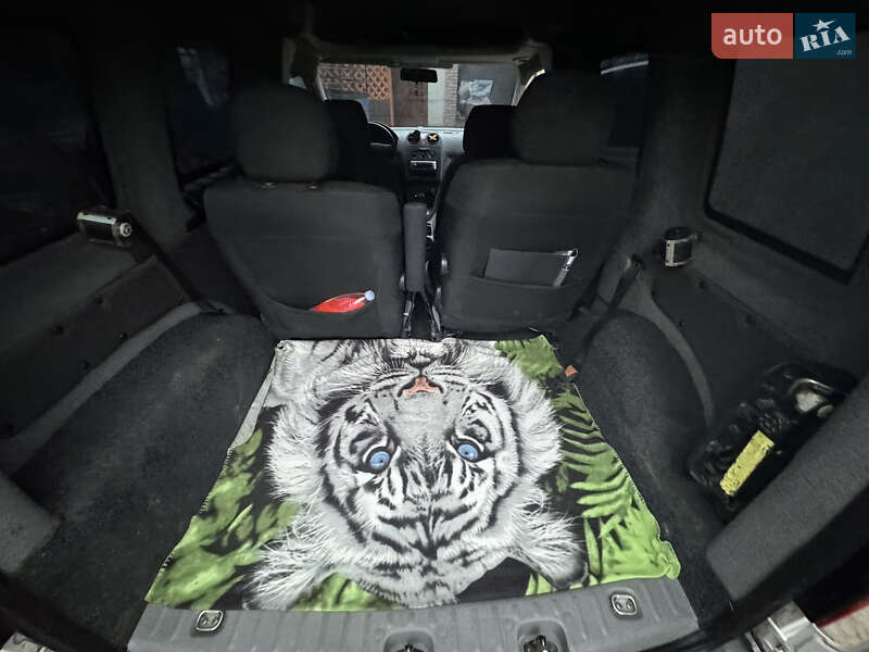 Минивэн Volkswagen Caddy 2008 в Звягеле фото 34 Минивэн Volkswagen Caddy 2008 в Звягеле