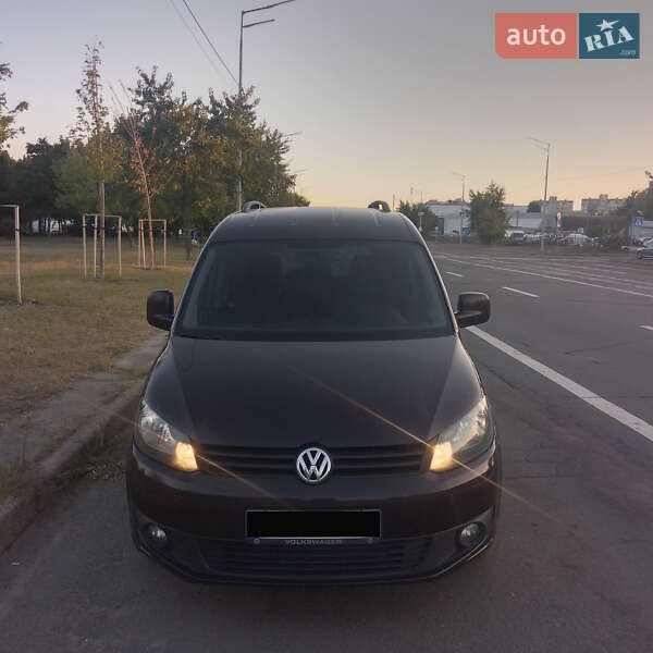 Мінівен Volkswagen Caddy 2014 в Києві
