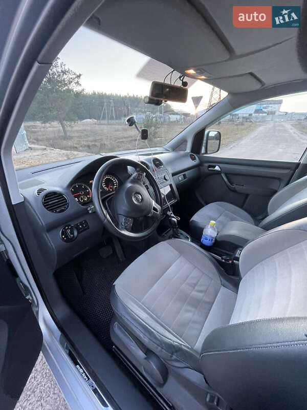 Минивэн Volkswagen Caddy 2012 в Сарнах
