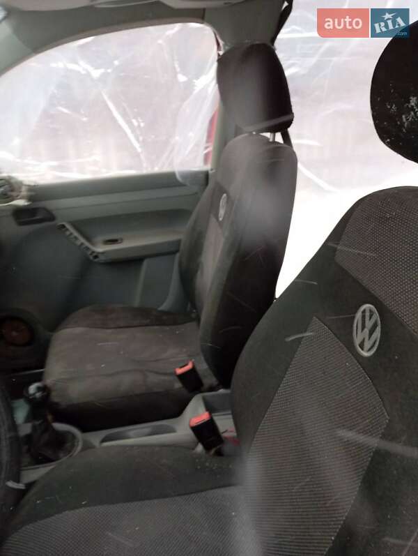 Минивэн Volkswagen Caddy 2004 в Середине-Буде