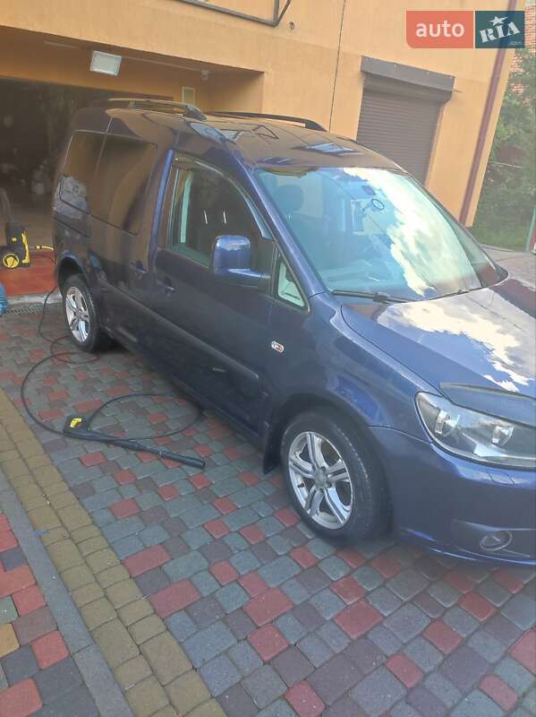Минивэн Volkswagen Caddy 2012 в 