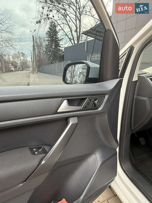 Мінівен Volkswagen Caddy 2016 в Слов'янську