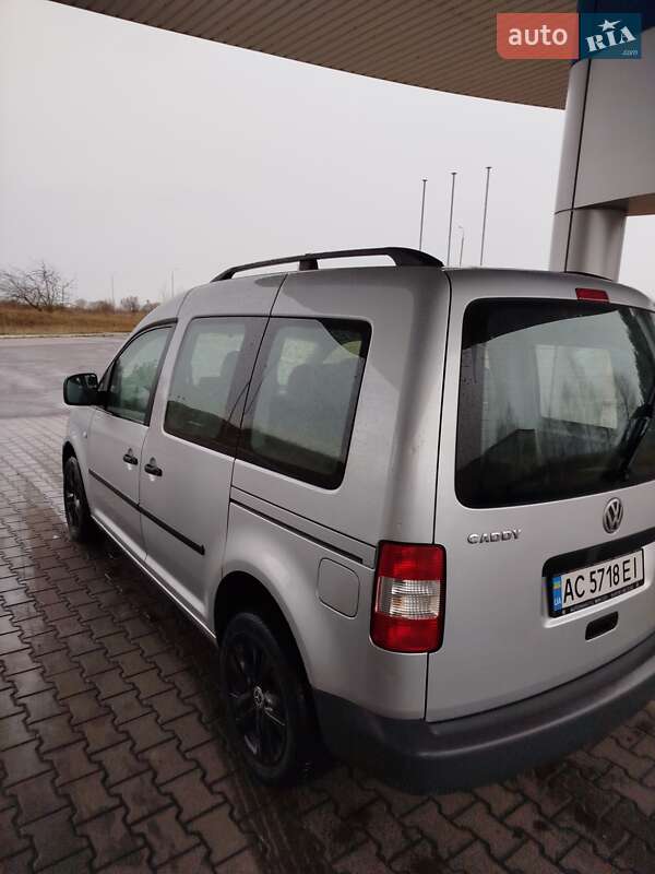 Мінівен Volkswagen Caddy 2010 в Вараші