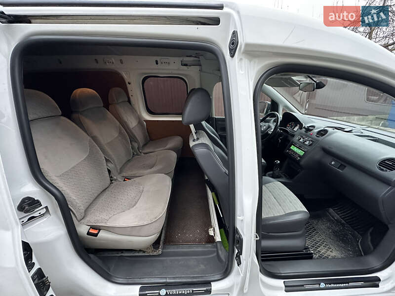 Грузопассажирский фургон Volkswagen Caddy 2013 в Костополе