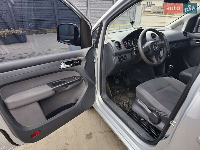 Минивэн Volkswagen Caddy 2014 в Киеве фото 19 Минивэн Volkswagen Caddy 2014 в Киеве