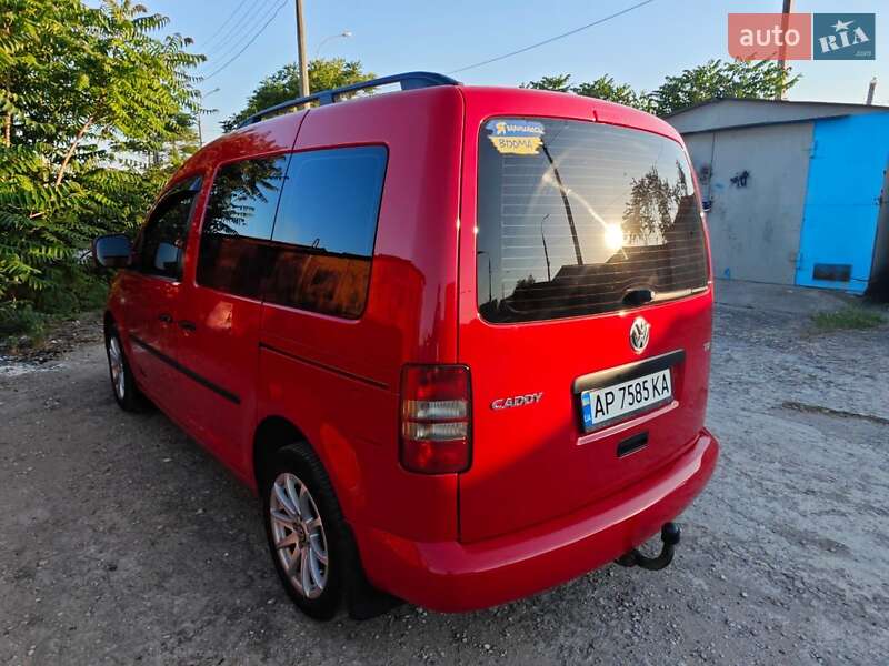 Мінівен Volkswagen Caddy 2014 в Запоріжжі