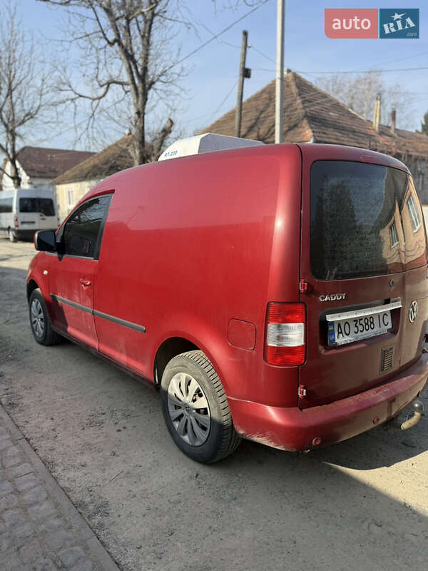Рефрижератор Volkswagen Caddy 2009 в Сваляві