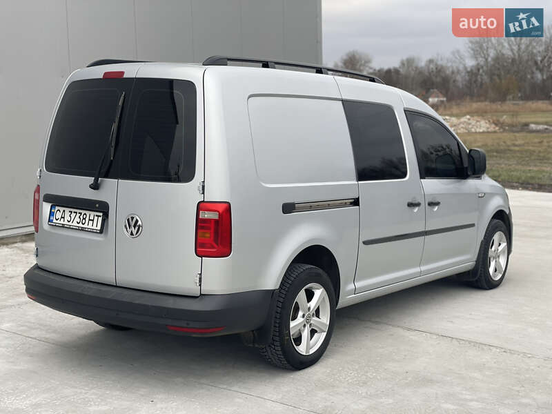Вантажний фургон Volkswagen Caddy 2015 в Черкасах