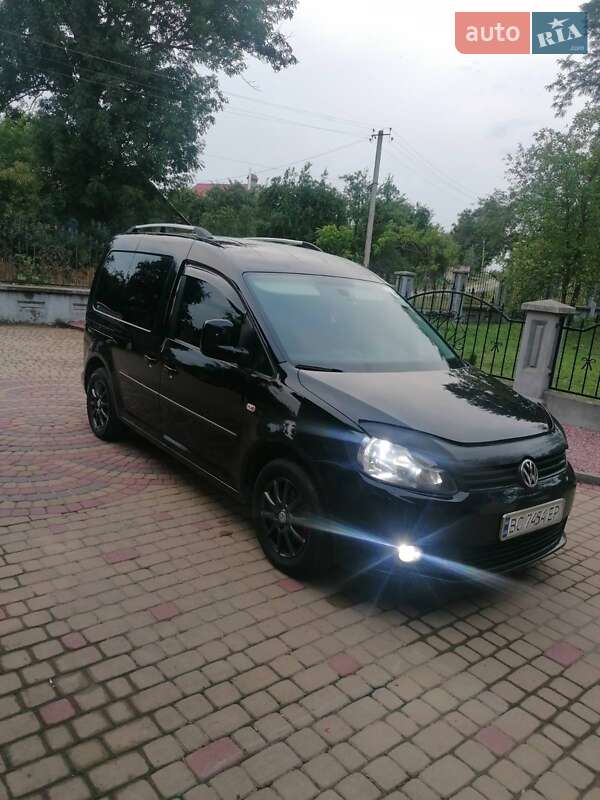 Минивэн Volkswagen Caddy 2011 в Комарному