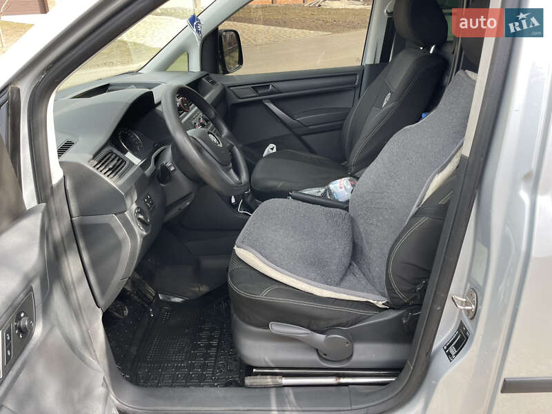 Вантажний фургон Volkswagen Caddy 2015 в Черкасах