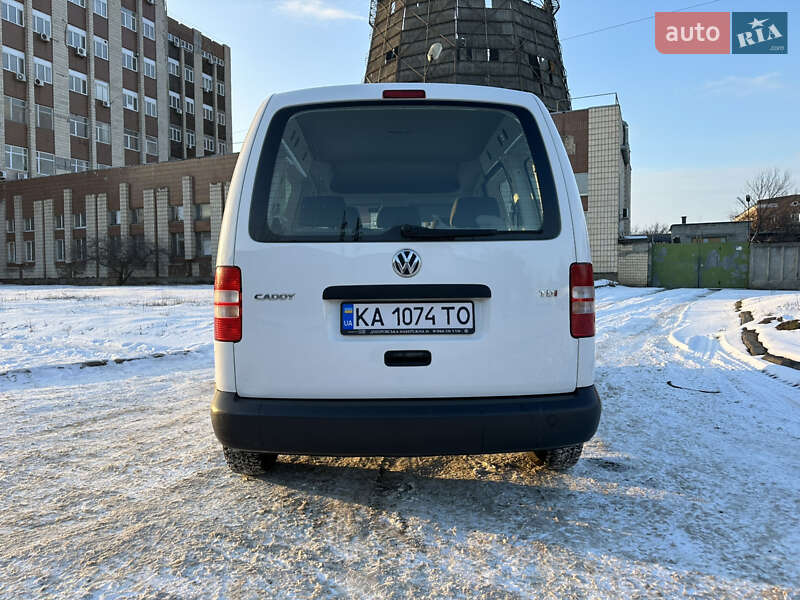 Минивэн Volkswagen Caddy 2011 в Киеве