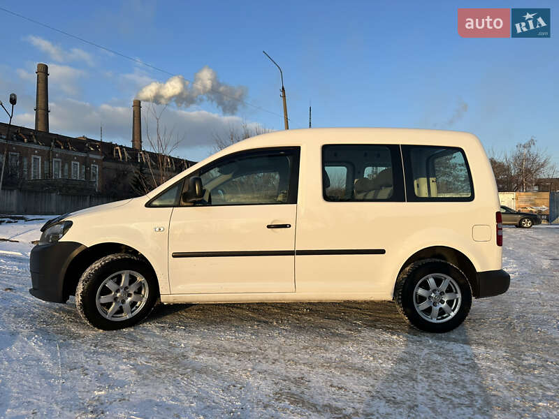 Минивэн Volkswagen Caddy 2011 в Киеве