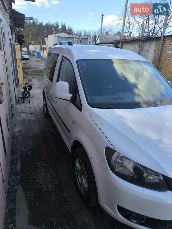 Мінівен Volkswagen Caddy 2012 в Києві