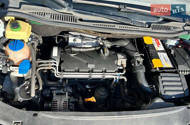 Вантажний фургон Volkswagen Caddy 2005 в 