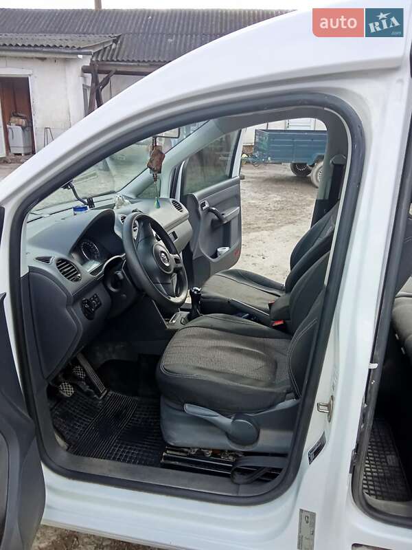 Мінівен Volkswagen Caddy 2013 в Івано-Франківську