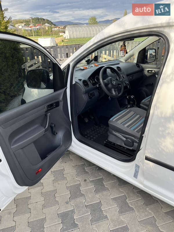 Мінівен Volkswagen Caddy 2014 в Ужгороді