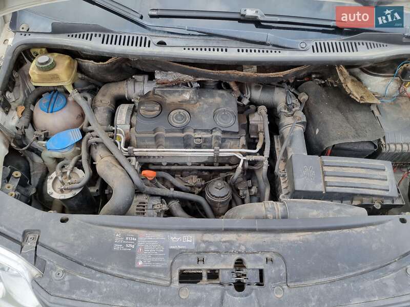 Минивэн Volkswagen Caddy 2008 в Иваничах