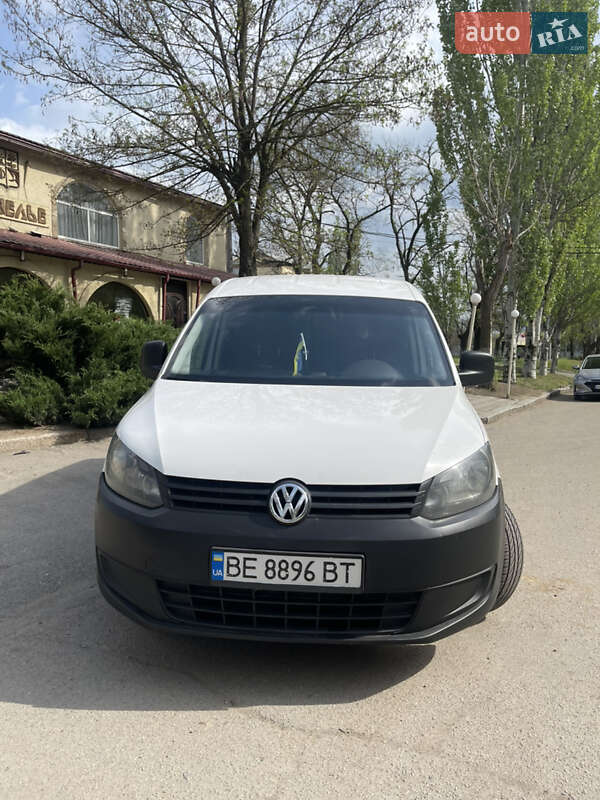 Грузовой фургон Volkswagen Caddy 2013 в Николаеве
