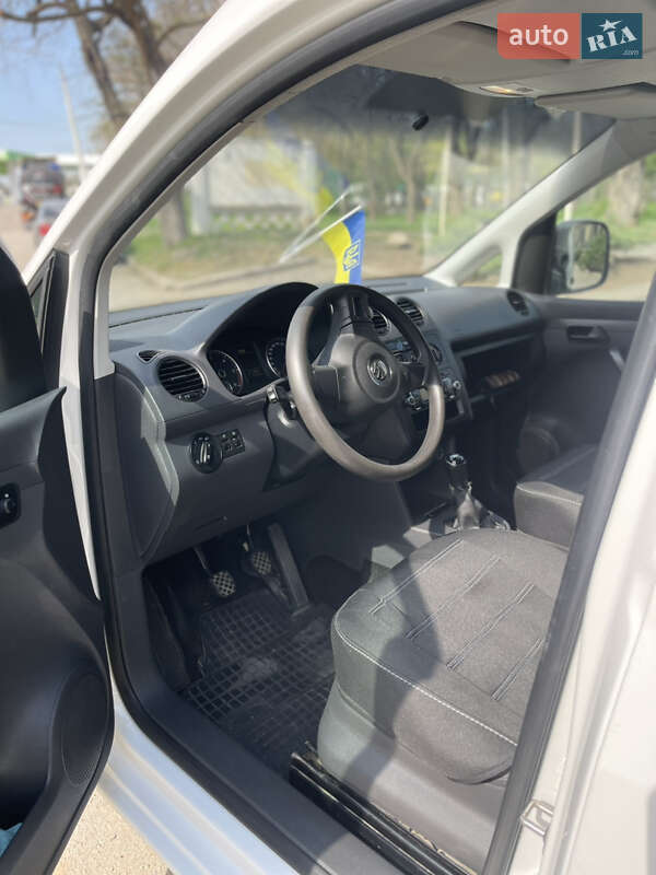 Грузовой фургон Volkswagen Caddy 2013 в Николаеве