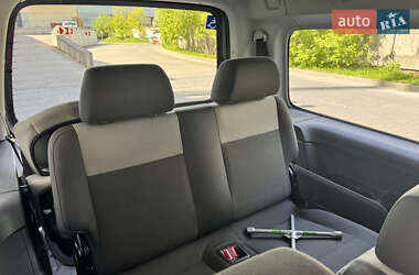 Мінівен Volkswagen Caddy 2013 в 