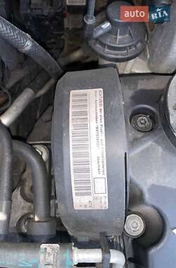 Вантажний фургон Volkswagen Caddy 2008 в 