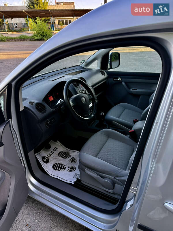 Минивэн Volkswagen Caddy 2009 в Шепетовке