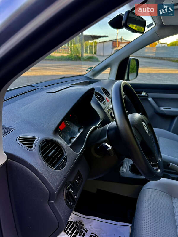 Минивэн Volkswagen Caddy 2009 в Шепетовке