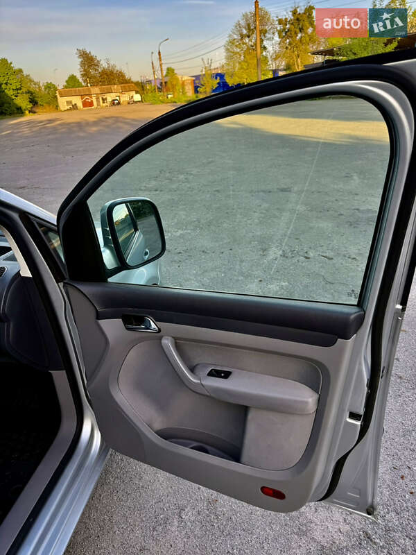 Минивэн Volkswagen Caddy 2009 в Шепетовке