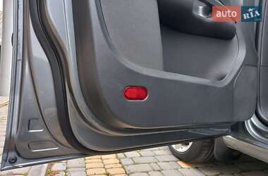 Минивэн Volkswagen Caddy 2011 в 