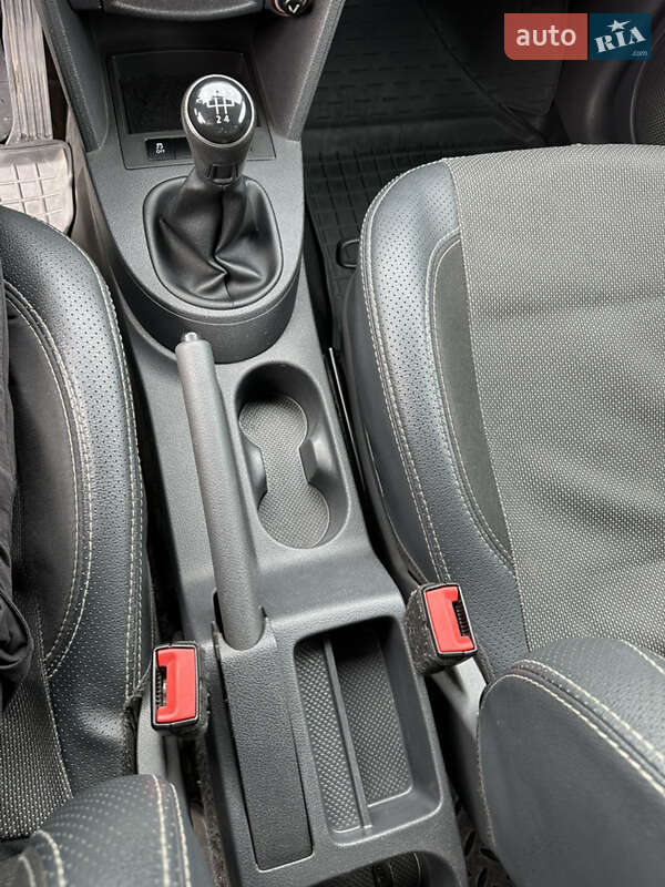 Минивэн Volkswagen Caddy 2014 в Киеве