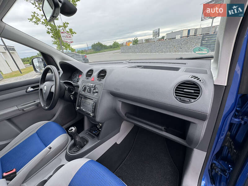 Мінівен Volkswagen Caddy 2010 в Мукачевому