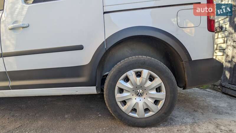 Мінівен Volkswagen Caddy 2013 в Ківерцях