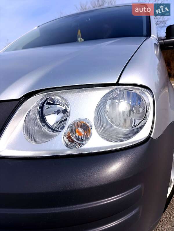 Мінівен Volkswagen Caddy 2009 в Києві