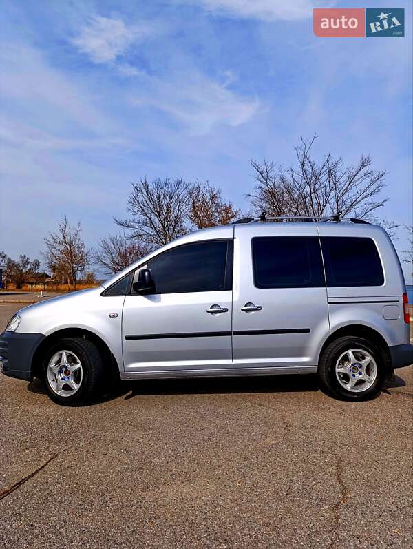 Мінівен Volkswagen Caddy 2009 в Києві