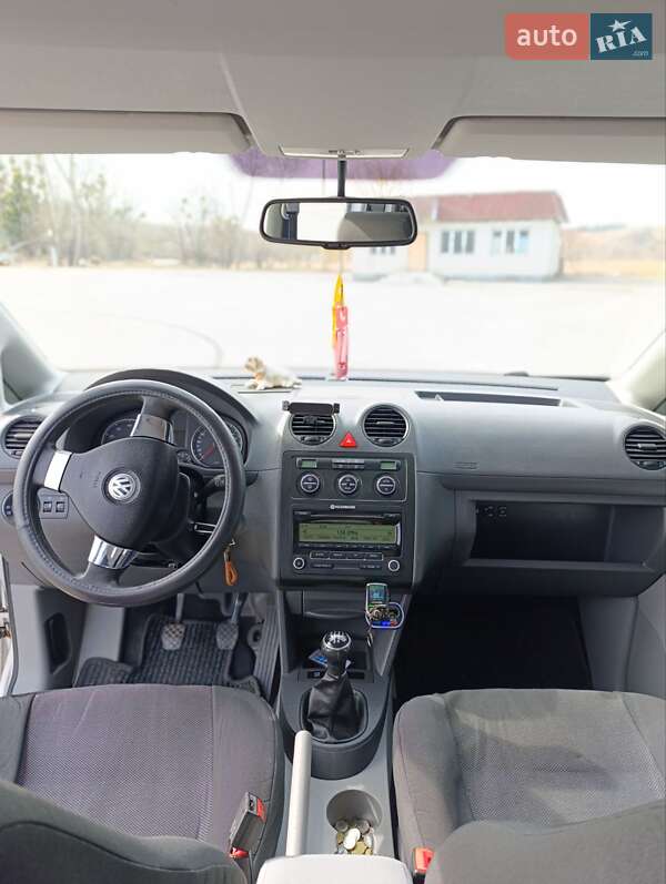 Мінівен Volkswagen Caddy 2009 в Києві