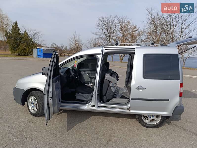 Мінівен Volkswagen Caddy 2009 в Києві