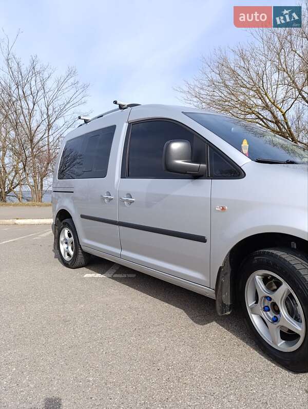Мінівен Volkswagen Caddy 2009 в Києві