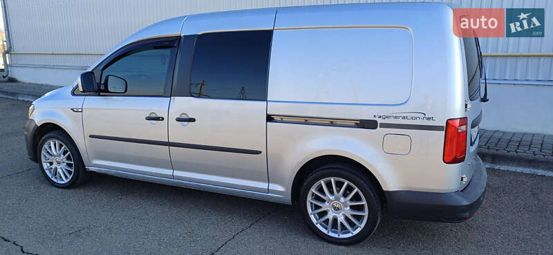 Минивэн Volkswagen Caddy 2015 в Староконстантинове