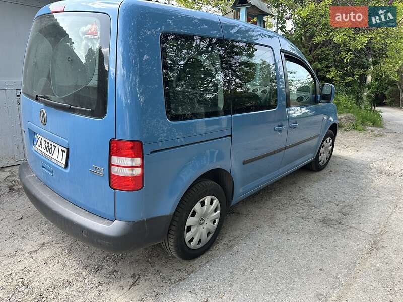 Минивэн Volkswagen Caddy 2011 в Киеве