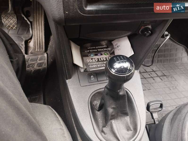 Минивэн Volkswagen Caddy 2012 в Киеве