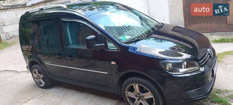 Минивэн Volkswagen Caddy 2015 в 