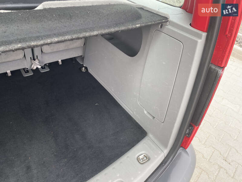 Минивэн Volkswagen Caddy 2009 в Нововолынске