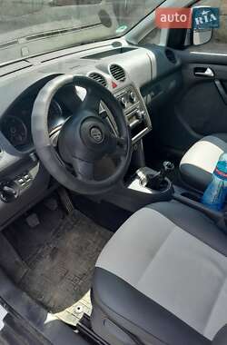 Минивэн Volkswagen Caddy 2011 в 