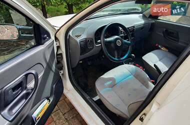 Грузовой фургон Volkswagen Caddy 2002 в 