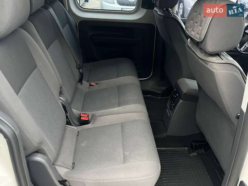 Мінівен Volkswagen Caddy 2015 в Львові