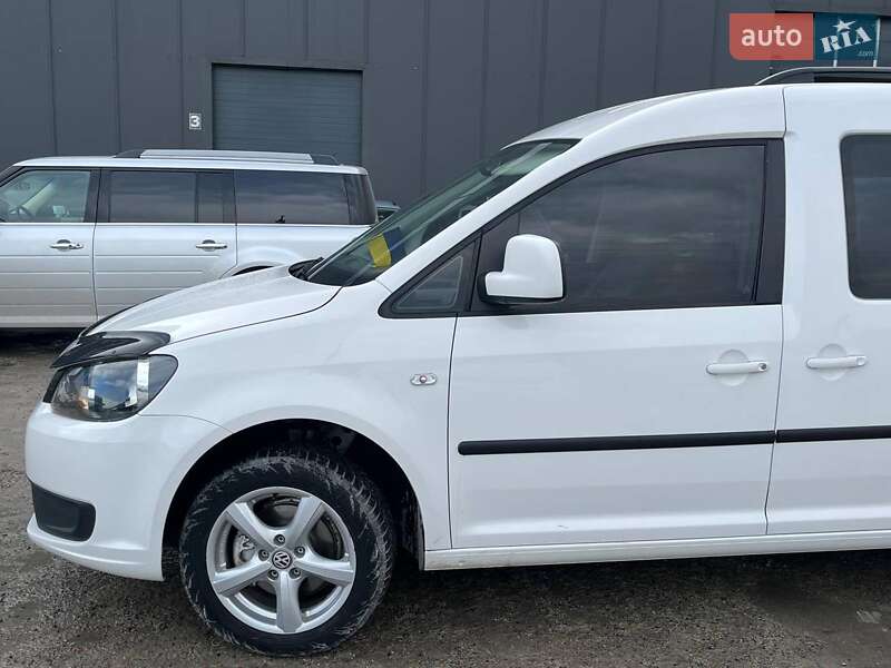 Мінівен Volkswagen Caddy 2015 в Львові