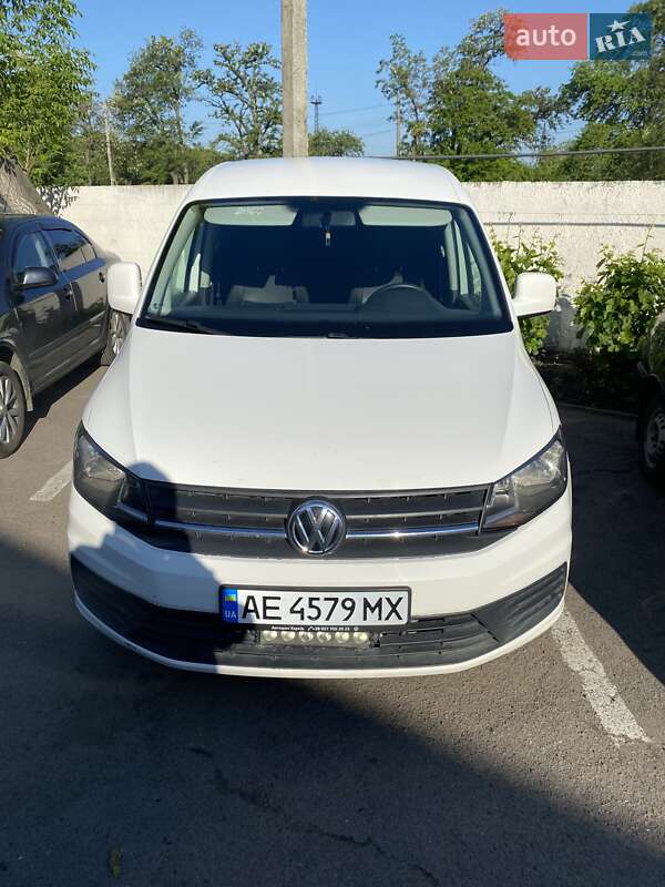 Грузовой фургон Volkswagen Caddy 2016 в 